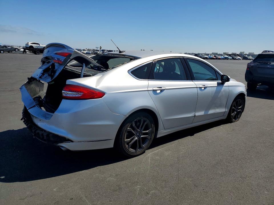 Продаж на аукціоні авто 2018 Ford Fusion, vin: 3FA6P0LU4JR211889, номер лоту: 58620916