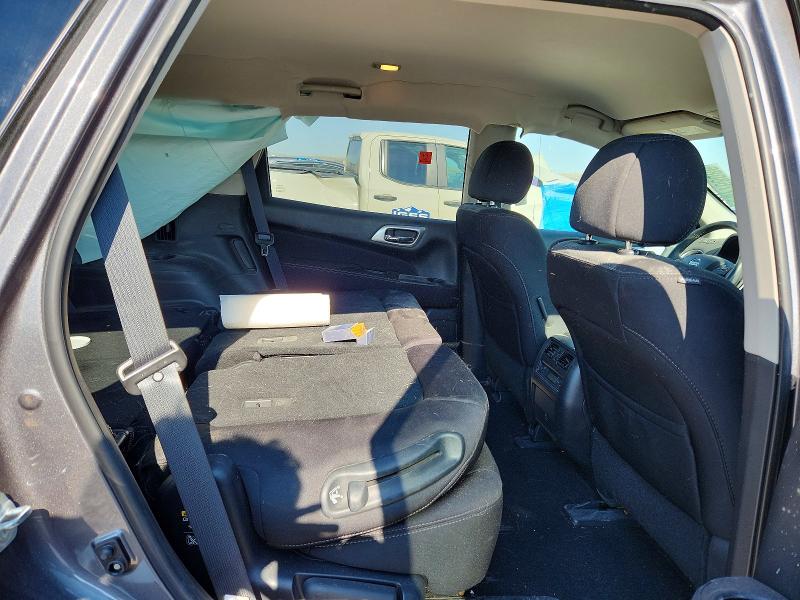 57768086 :رقم المزاد ، 5N1DR2MN7HC675567 vin ، 2017 Nissan Pathfinder مزاد بيع