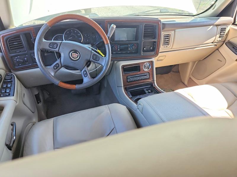 2004 Cadillac Escalade მანქანა იყიდება აუქციონზე, vin: 1GYEK63N64R228347, აუქციონის ნომერი: 57839846