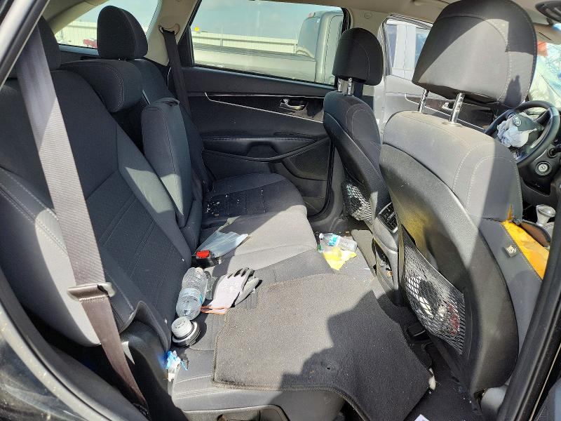 58840476 :رقم المزاد ، 5XYPG4A3XHG220617 vin ، 2017 Kia Sorento مزاد بيع