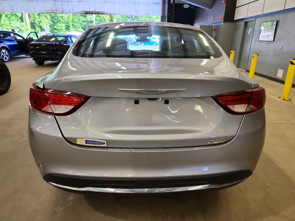 57194036 :رقم المزاد ، 1C3CCCAB5FN640730 vin ، 2015 Chrysler 200 مزاد بيع