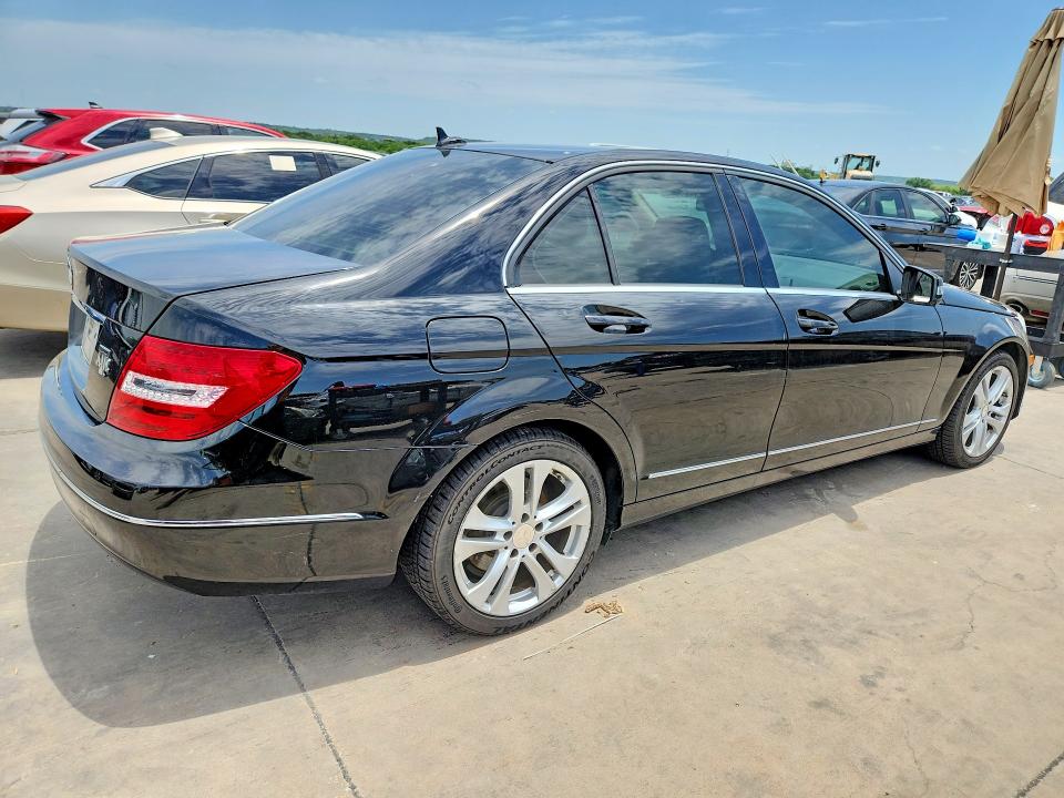 Продаж на аукціоні авто 2013 Mercedes-benz C, vin: WDDGF4HB5DR263683, номер лоту: 58829876