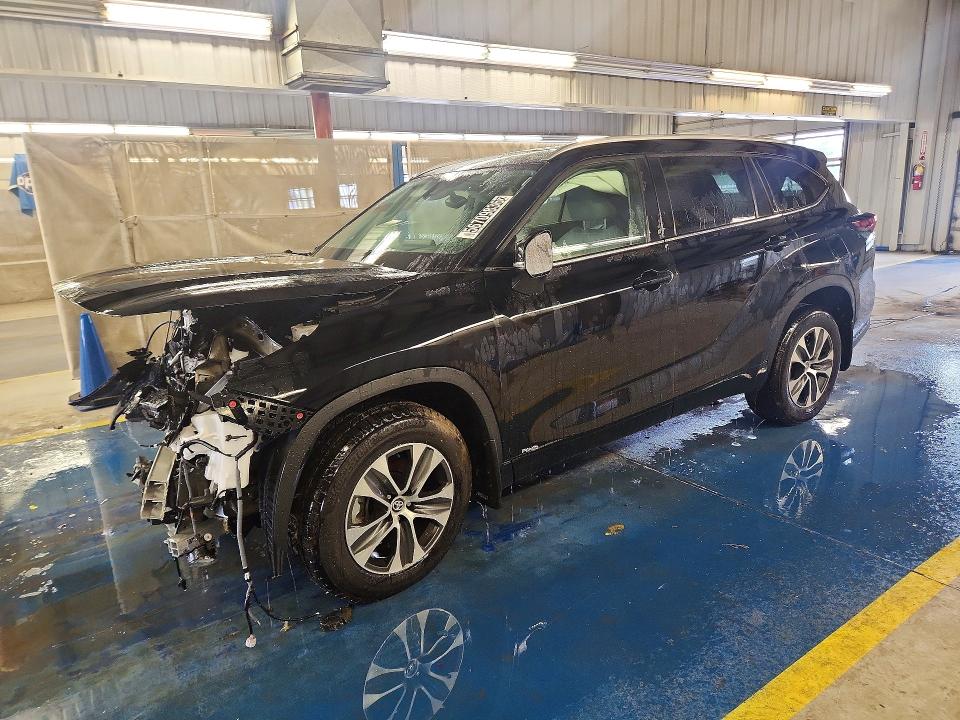 2026 Toyota Highlander Hybrid მანქანა იყიდება აუქციონზე, vin: 5TDKBRCH6TS705413, აუქციონის ნომერი: 56709836