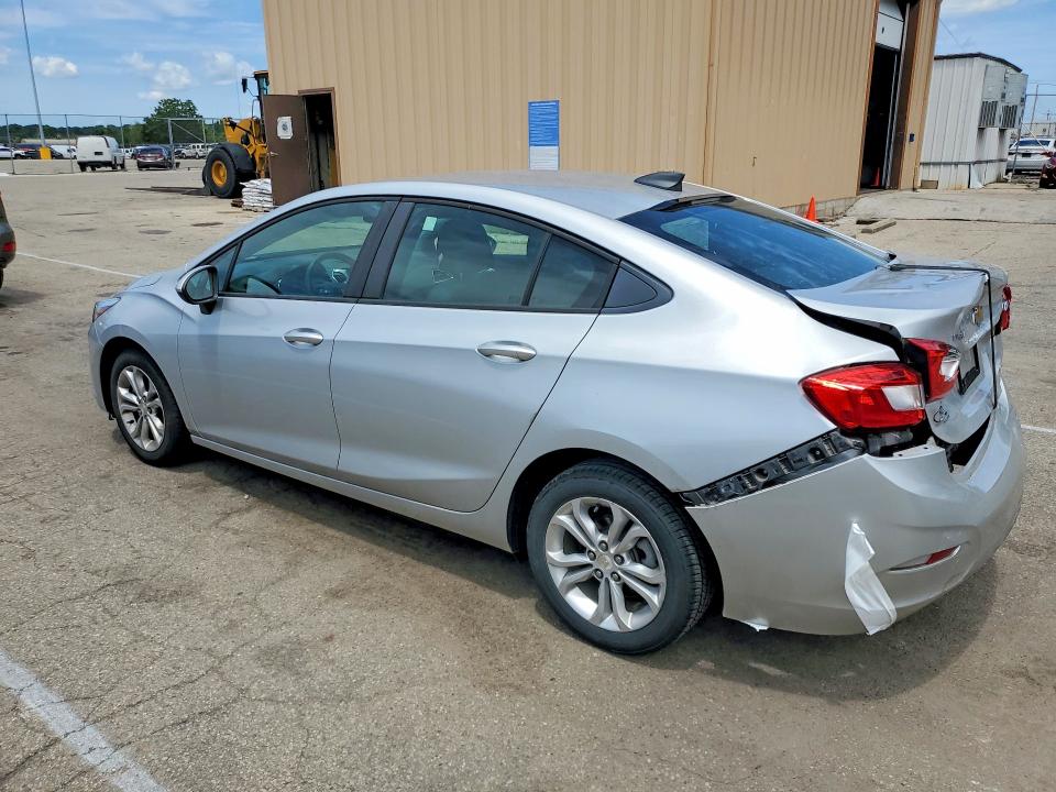 57131456 :رقم المزاد ، 1G1BC5SM6K7110566 vin ، 2019 Chevrolet Cruze مزاد بيع