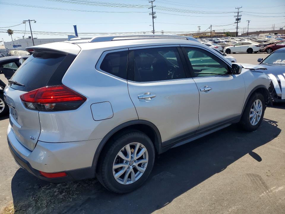 2017 Nissan Rogue მანქანა იყიდება აუქციონზე, vin: JN8AT2MT9HW396325, აუქციონის ნომერი: 57747266