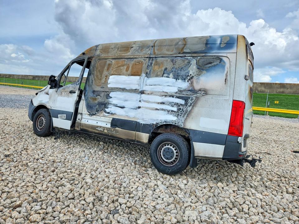 49458166 :رقم المزاد ، W1Y4DBHY6MT078827 vin ، 2021 Mercedes-benz Sprinter مزاد بيع