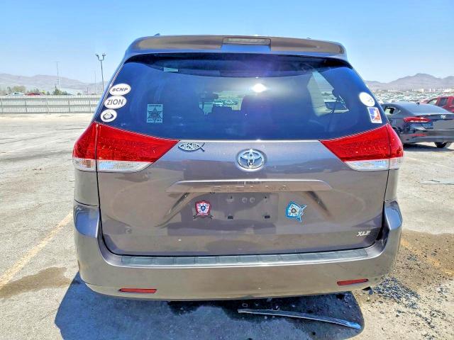 2012 Toyota Sienna მანქანა იყიდება აუქციონზე, vin: 5TDYK3DC0CS271029, აუქციონის ნომერი: 57170856