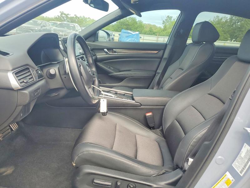 55590756 :رقم المزاد ، 1HGCV1F32NA083763 vin ، 2022 Honda Accord مزاد بيع