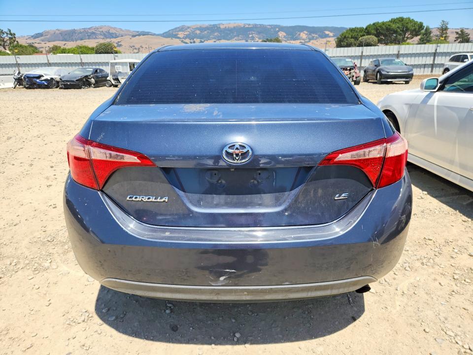 54878336 :رقم المزاد ، 5YFBURHE6HP709907 vin ، 2017 Toyota Corolla مزاد بيع