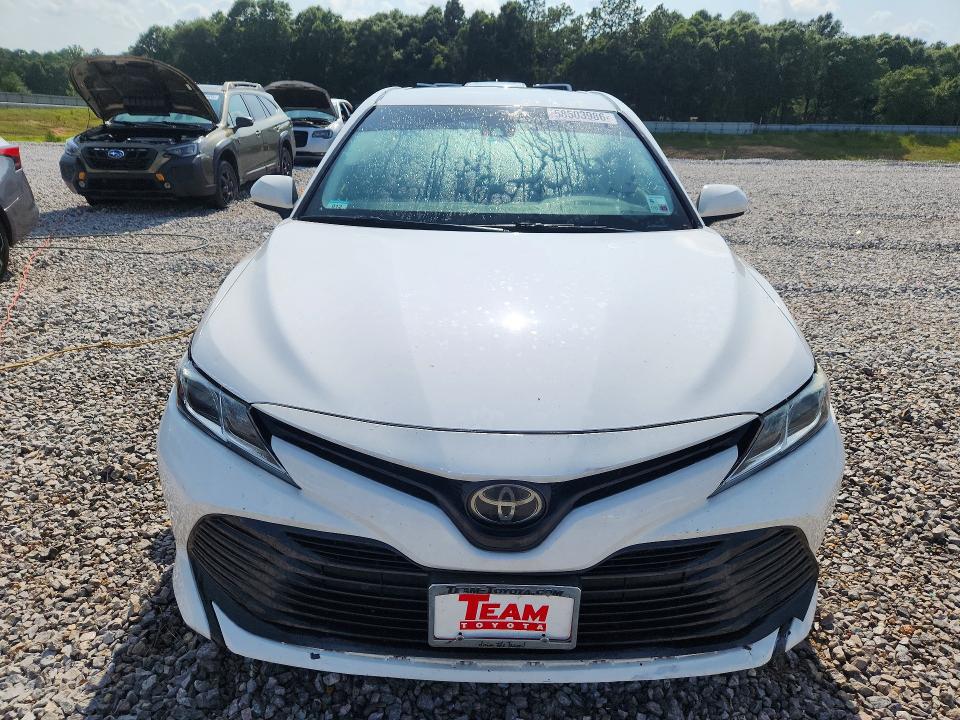 2018 Toyota Camry მანქანა იყიდება აუქციონზე, vin: 4T1B11HK3JU092129, აუქციონის ნომერი: 58503986
