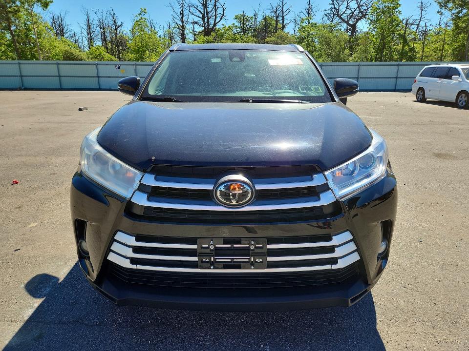Продажа на аукционе авто 2019 Toyota Highlander, vin: 5TDJZRFHXKS566632, номер лота: 55926896