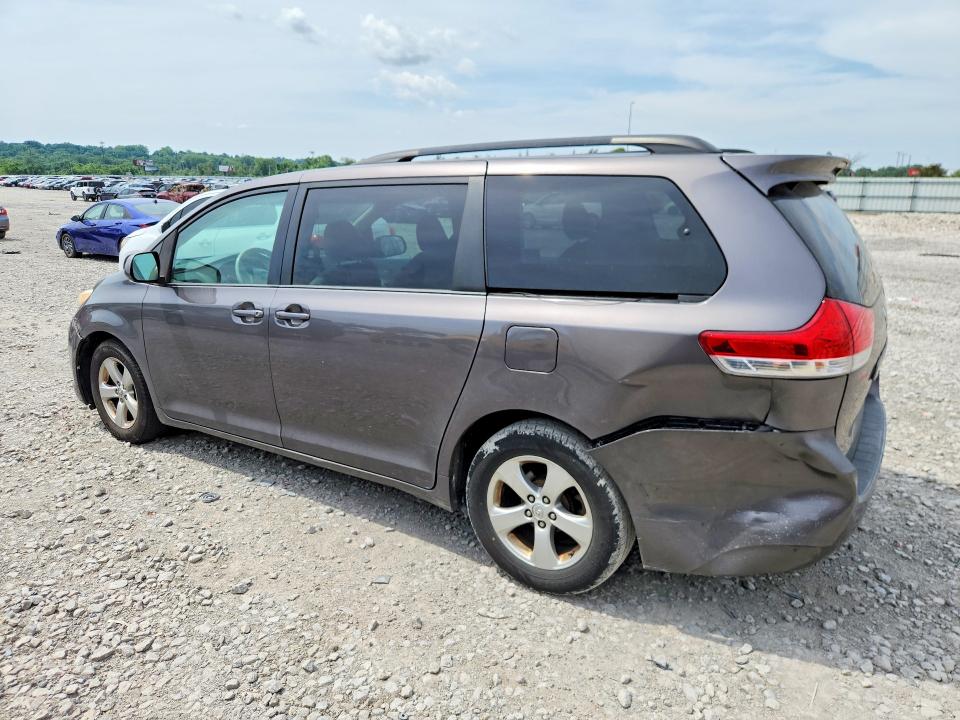 55563716 :رقم المزاد ، 5TDKK3DC4DS381203 vin ، 2013 Toyota Sienna مزاد بيع