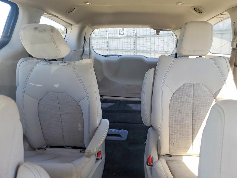 58155456 :رقم المزاد ، 2C4RC1H70JR293587 vin ، 2018 Chrysler Pacifica مزاد بيع