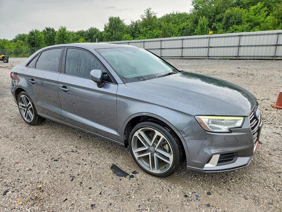 2018 Audi A3 მანქანა იყიდება აუქციონზე, vin: WAUAUGFF4J1031242, აუქციონის ნომერი: 58244166