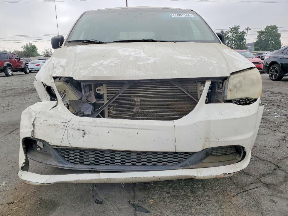 55837566 :رقم المزاد ، 2D4RN1AG6BR600785 vin ، 2011 Dodge Grand Caravan مزاد بيع