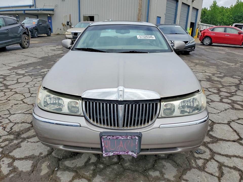 Aukcja sprzedaży 2002 Lincoln Town Car, vin: 1LNHM82W42Y611866, numer aukcji: 57328346