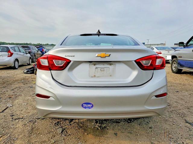 58924816 :رقم المزاد ، 1G1BC5SMXH7232856 vin ، 2017 Chevrolet Cruze مزاد بيع