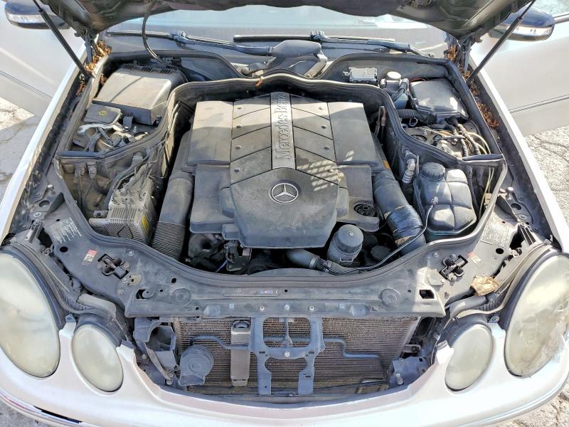 57829786 :رقم المزاد ، WDBUF70J94A462220 vin ، 2004 Mercedes-benz E مزاد بيع