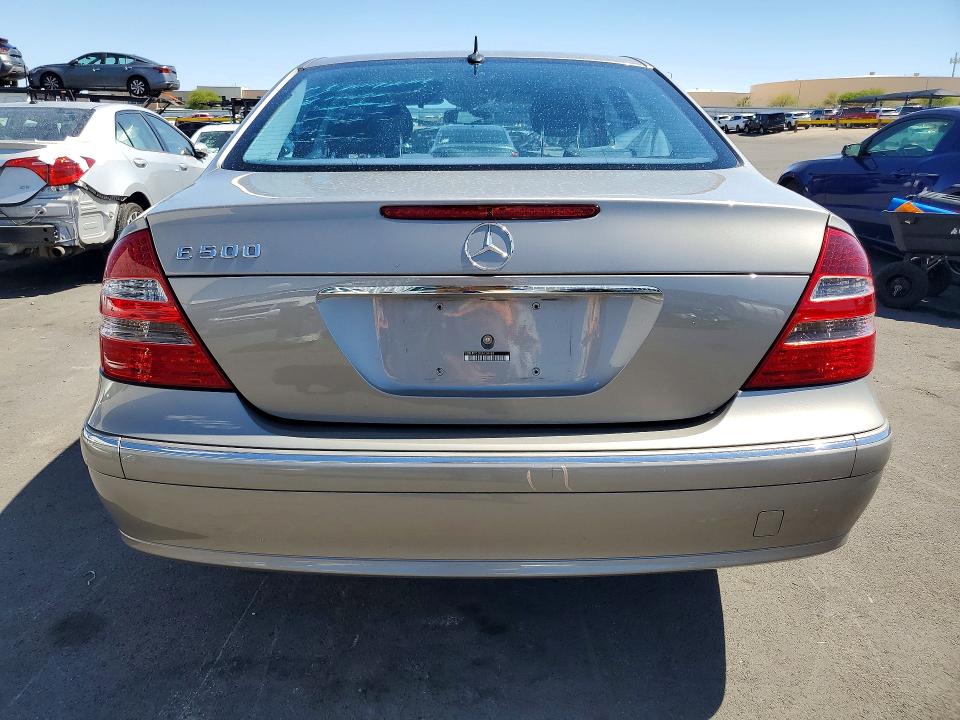 58485146 :رقم المزاد ، WDBUF70JX5A728488 vin ، 2005 Mercedes-benz E مزاد بيع
