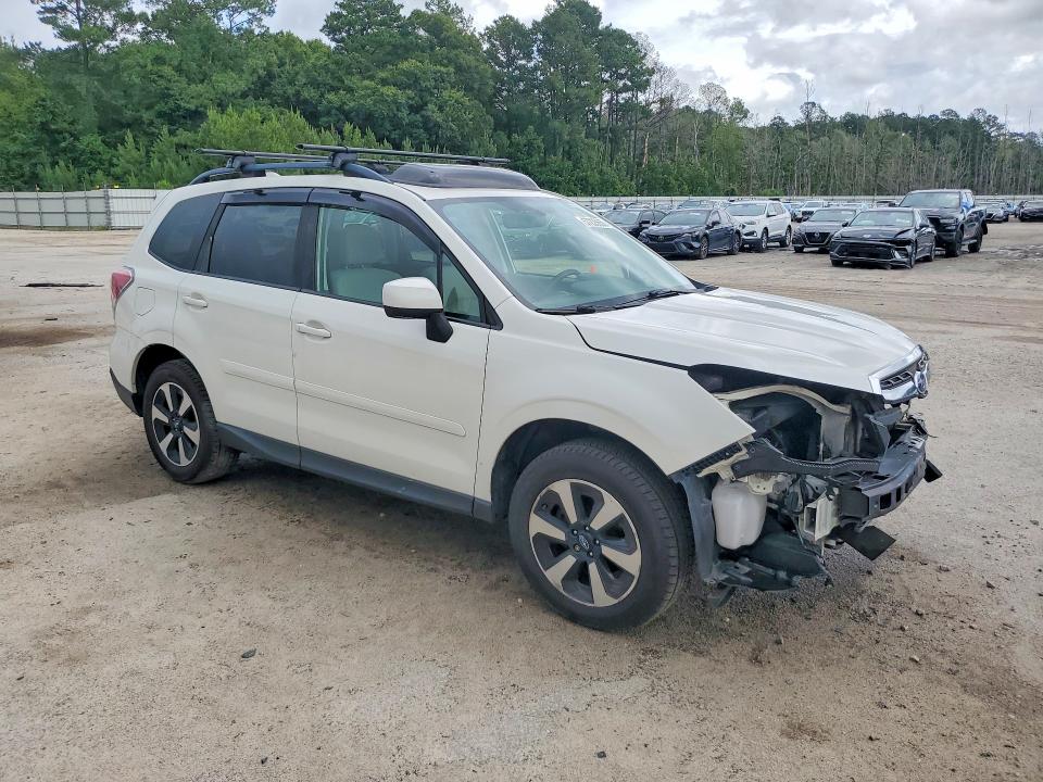 57235656 :رقم المزاد ، JF2SJAEC4HH451235 vin ، 2017 Subaru Forester مزاد بيع