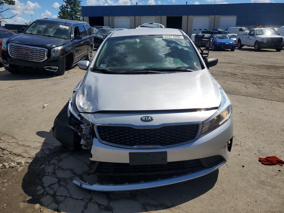 57973066 :رقم المزاد ، 3KPFK4A74HE029365 vin ، 2017 Kia Forte مزاد بيع