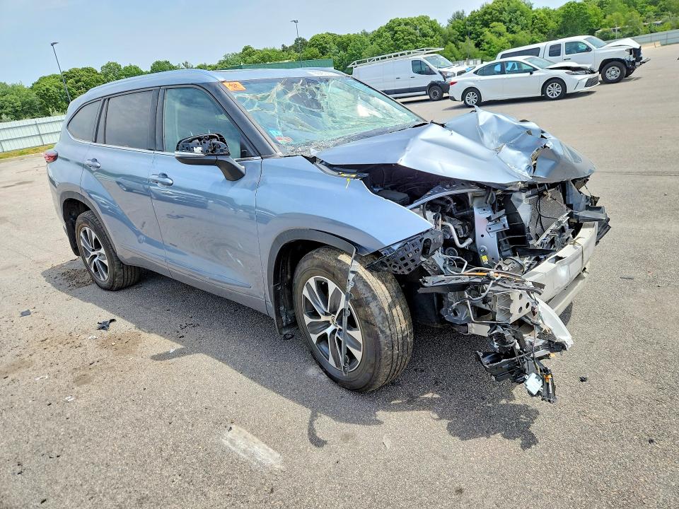 Продаж на аукціоні авто 2021 Toyota Highlander, vin: 5TDGZRBH9MS108535, номер лоту: 53259636