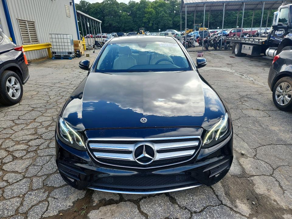58127296 :رقم المزاد ، W1KZF6JB0LA802237 vin ، 2020 Mercedes-benz E مزاد بيع