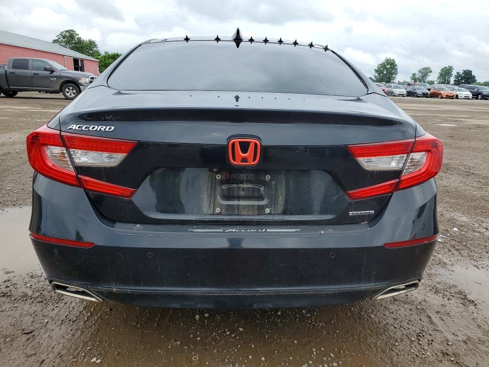 Auction sale of the 2018 Honda Accord, vin: 1HGCV1F9XJA802109, lot number: 58932876