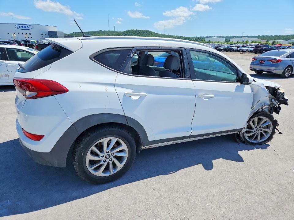 57715106 :رقم المزاد ، KM8J33A41GU117924 vin ، 2016 Hyundai Tucson مزاد بيع