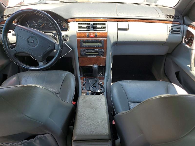 57737716 :رقم المزاد ، WDBJF25F5WA624521 vin ، 1998 Mercedes-benz E مزاد بيع
