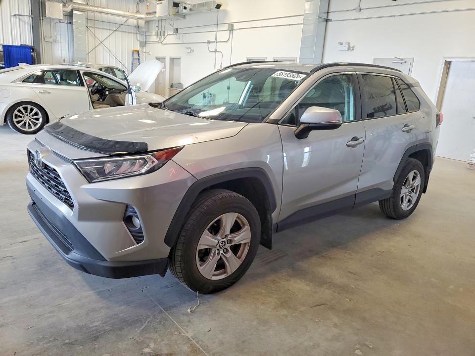 Auction sale of the 2021 Toyota Rav4, vin: 2T3R1RFV3MC183215, lot number: 56193526