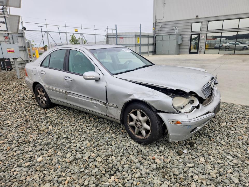 2004 Mercedes-benz C მანქანა იყიდება აუქციონზე, vin: WDBRF61J44A576463, აუქციონის ნომერი: 58074156