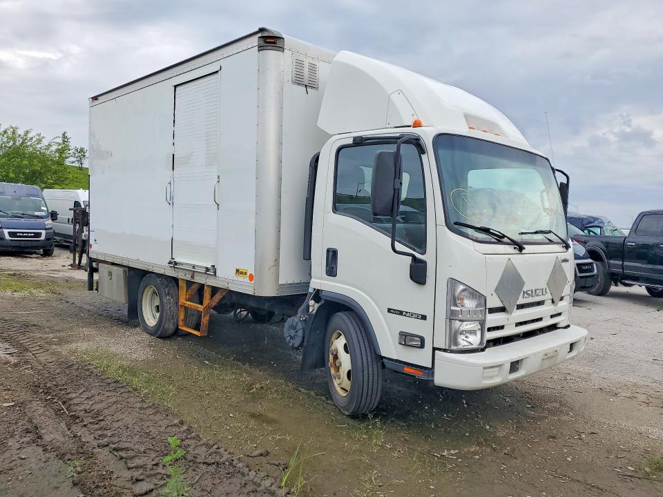 52392066 :رقم المزاد ، JALE5W160F7901655 vin ، 2015 Isuzu Nqr مزاد بيع