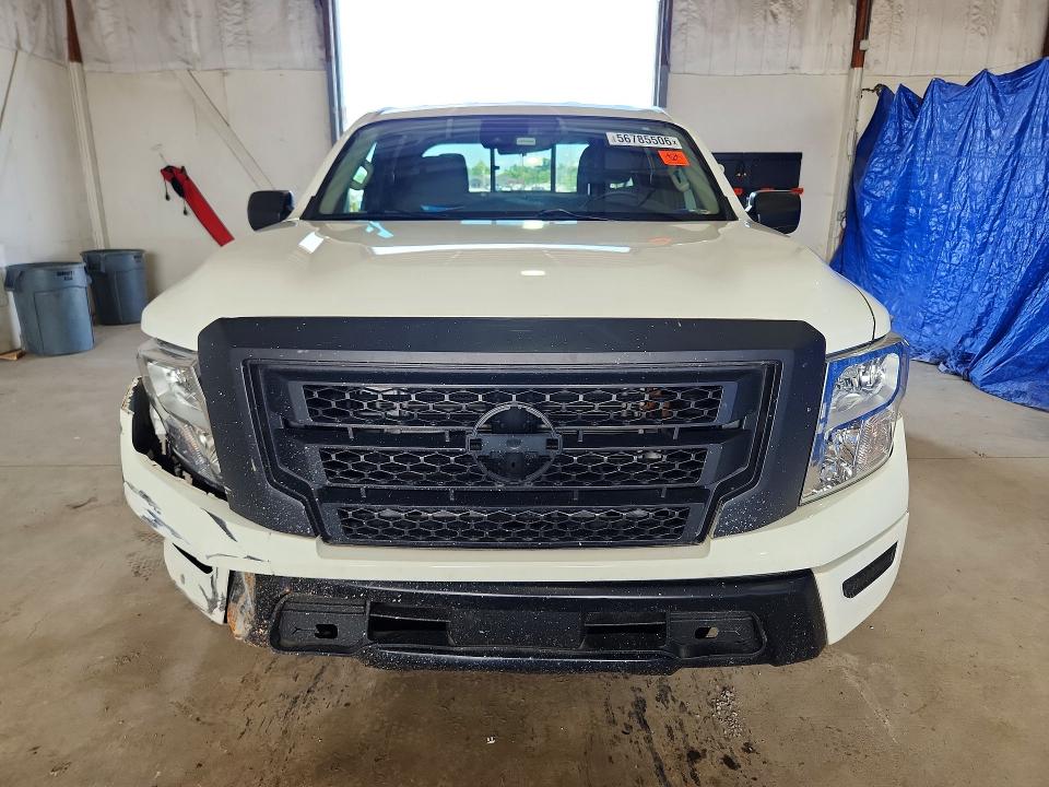56785506 :رقم المزاد ، 1N6AA1CC3NN107063 vin ، 2022 Nissan Titan مزاد بيع