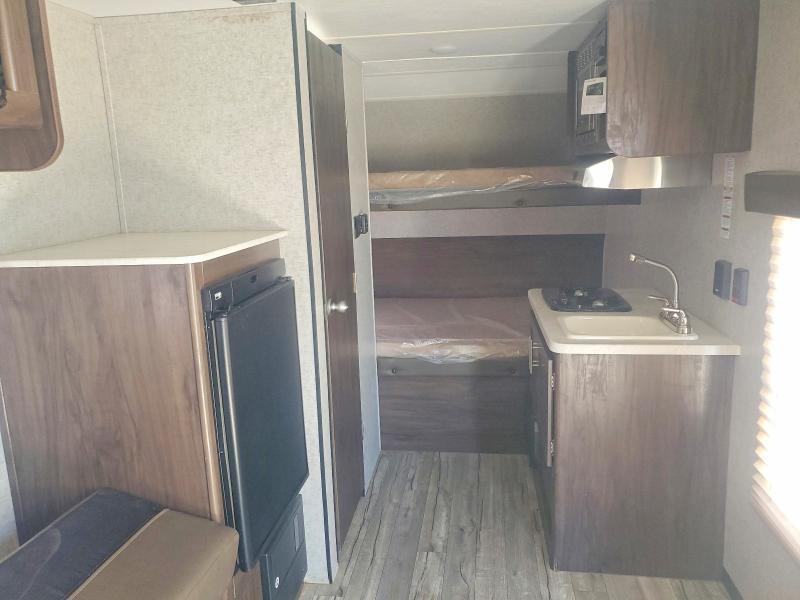 Продаж на аукціоні авто 2018 Foresriver Cherokee, vin: 4X4TCK717JK047363, номер лоту: 57475456