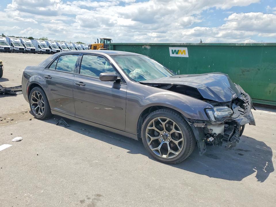 Продажа на аукционе авто 2015 Chrysler 300, vin: 2C3CCABG2FH780726, номер лота: 56409096