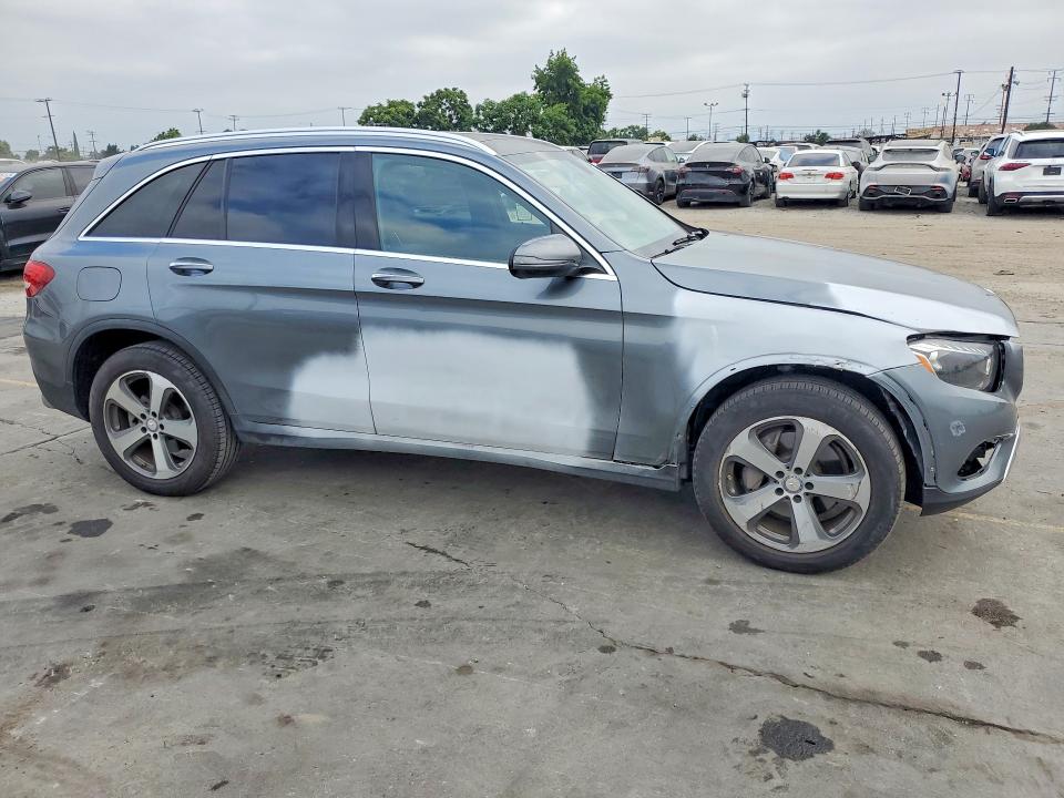 59152056 :رقم المزاد ، WDC0G4JB9HF172775 vin ، 2017 Mercedes-benz Glc مزاد بيع