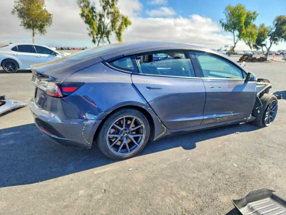 58301676 :رقم المزاد ، 5YJ3E1EA2NF168107 vin ، 2022 Tesla Model 3 مزاد بيع