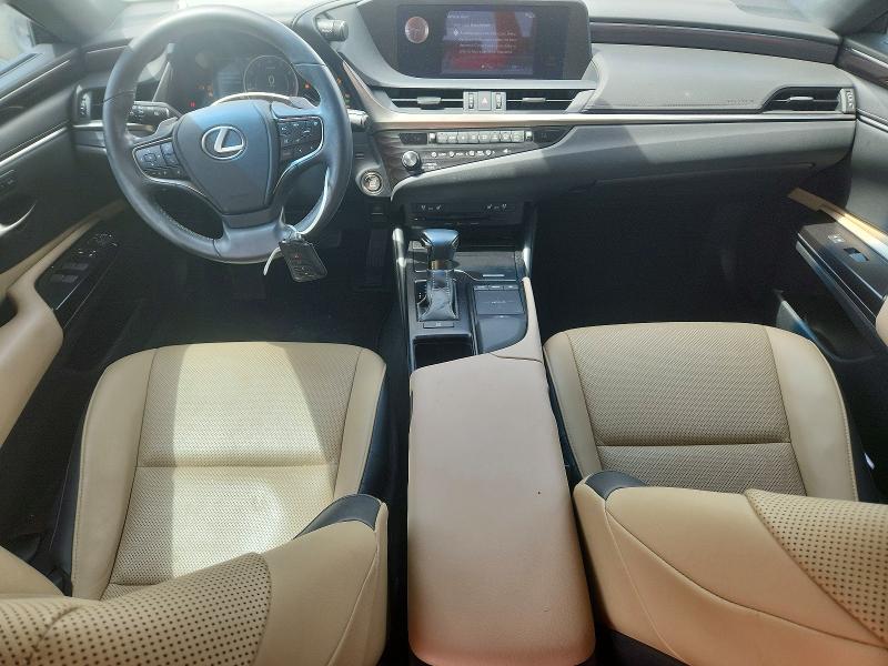56535706 :رقم المزاد ، 58ADZ1B19LU053333 vin ، 2020 Lexus Es مزاد بيع