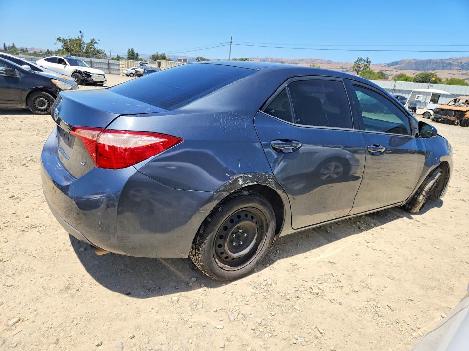 54878336 :رقم المزاد ، 5YFBURHE6HP709907 vin ، 2017 Toyota Corolla مزاد بيع