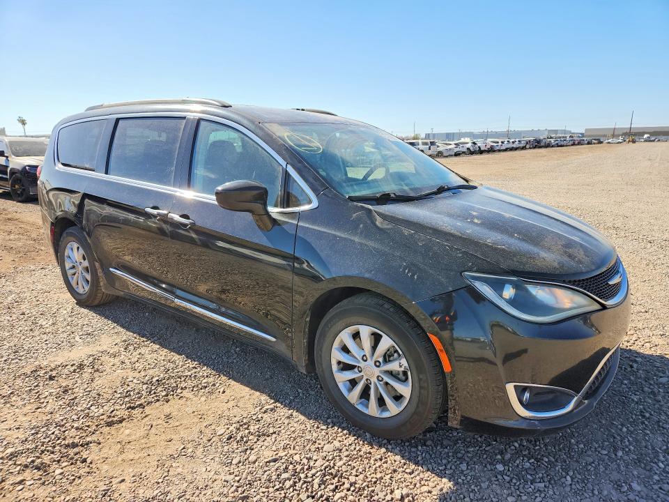 57519336 :رقم المزاد ، 2C4RC1BG0HR613297 vin ، 2017 Chrysler Pacifica مزاد بيع