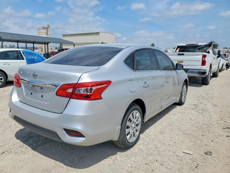 56588046 :رقم المزاد ، 3N1AB7AP2JY321454 vin ، 2018 Nissan Sentra مزاد بيع