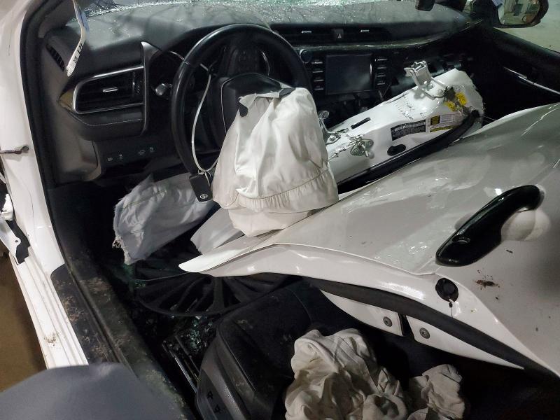 56228346 :رقم المزاد ، 4T1B11HK8KU173466 vin ، 2019 Toyota Camry مزاد بيع