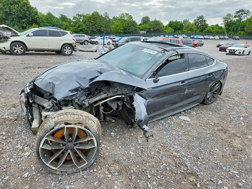 57610176 :رقم المزاد ، WAUC4CF57JA051459 vin ، 2018 Audi S5 مزاد بيع