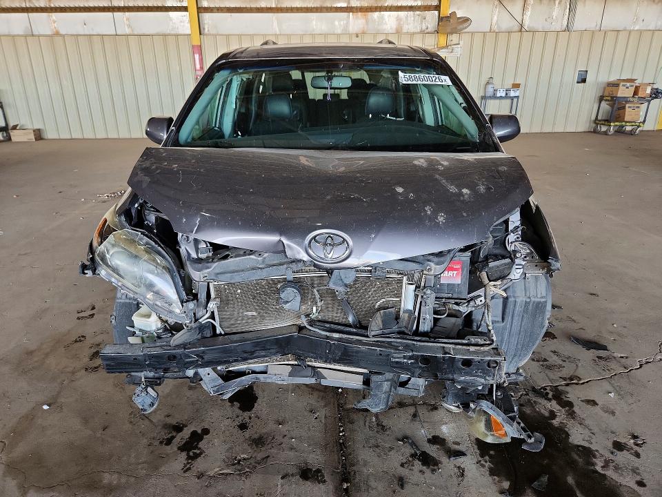 58860026 :رقم المزاد ، 5TDXK3DC7GS743079 vin ، 2016 Toyota Sienna مزاد بيع