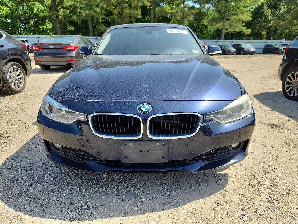 2013 Bmw 328 მანქანა იყიდება აუქციონზე, vin: WBA3B3C58DJ811834, აუქციონის ნომერი: 59176116