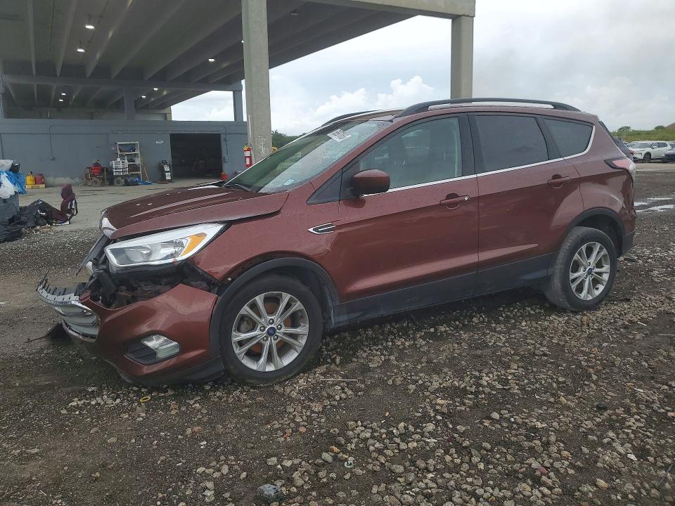 58897856 :رقم المزاد ، 1FMCU0GDXJUC95205 vin ، 2018 Ford Escape مزاد بيع