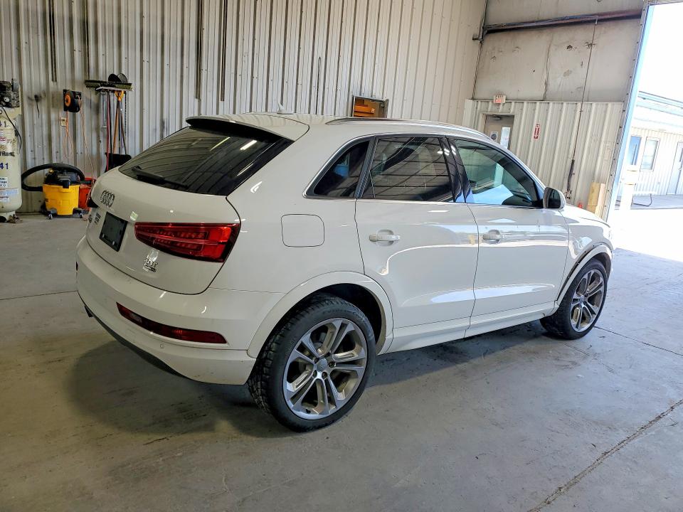 55422446 :رقم المزاد ، WA1JCCFS3HR002171 vin ، 2017 Audi Q3 مزاد بيع