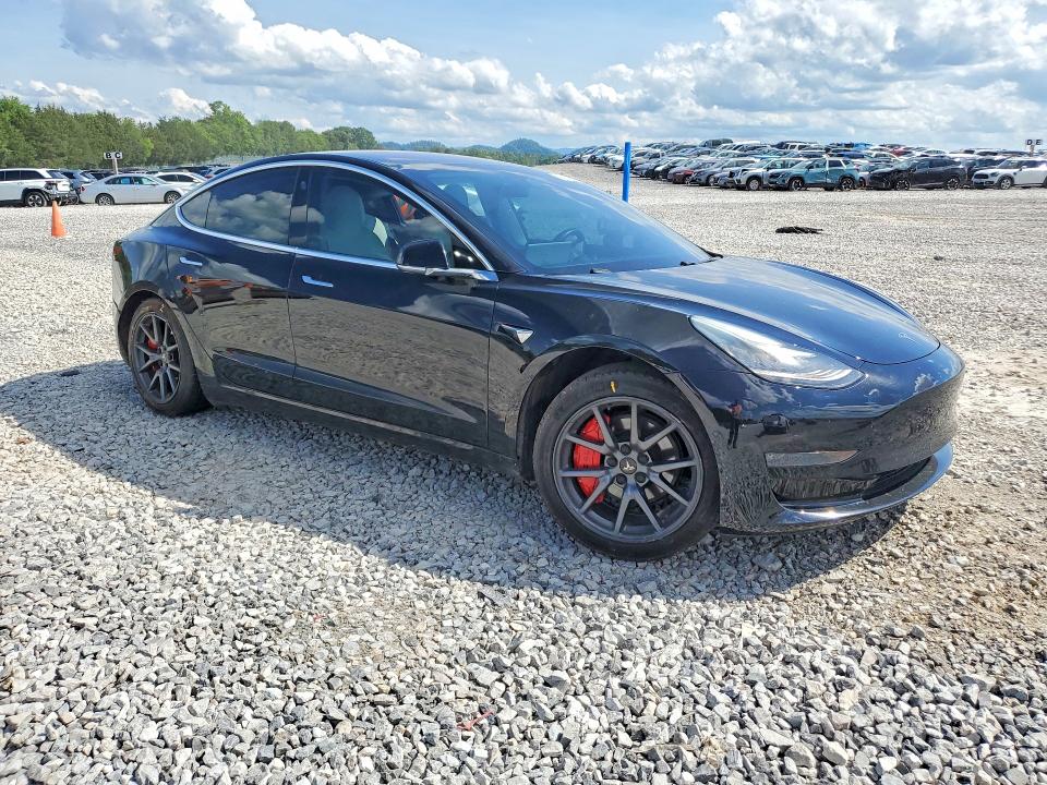 58030086 :رقم المزاد ، 5YJ3E1EB5JF097004 vin ، 2018 Tesla Model 3 مزاد بيع