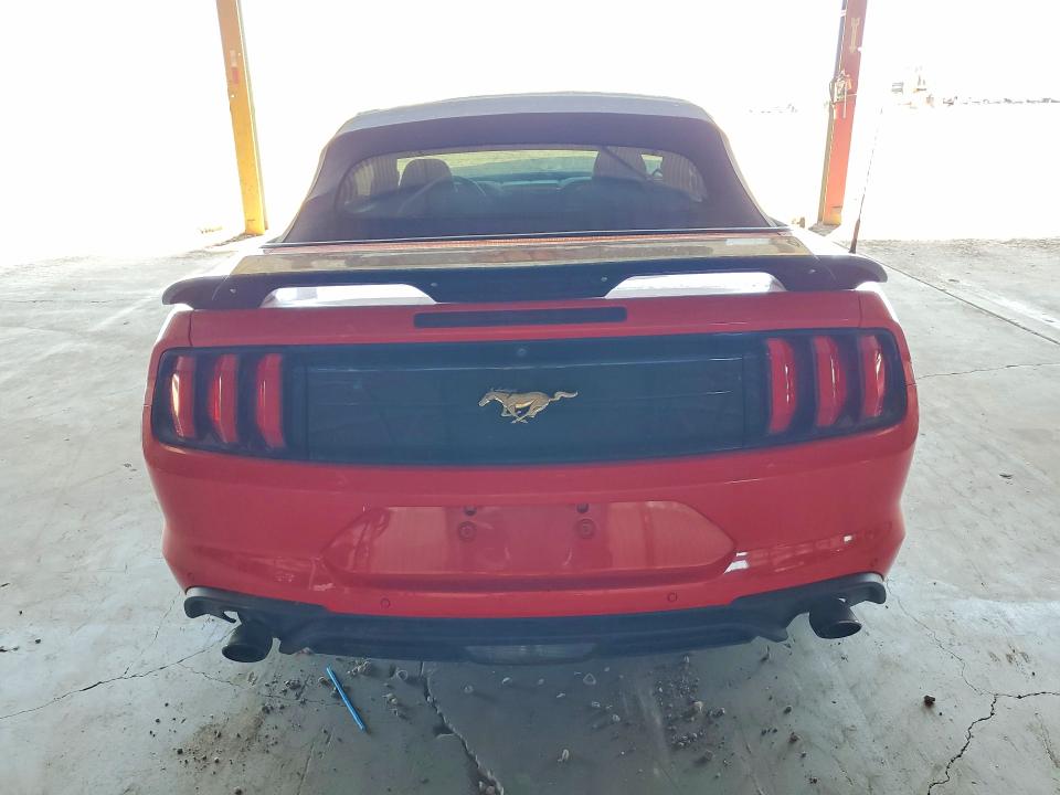 56192526 :رقم المزاد ، 1FATP8UH1N5100423 vin ، 2022 Ford Mustang مزاد بيع